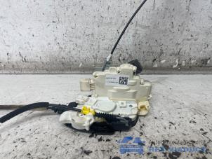 Gebruikte Deurslot Mechaniek 4Deurs links-voor Audi A8 (D4) 4.2 TDI V8 32V Quattro Prijs € 40,00 Margeregeling aangeboden door Het Viaduct