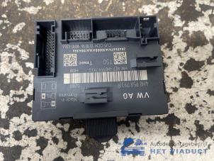 Gebruikte Deur module Audi A8 (D4) 4.2 TDI V8 32V Quattro Prijs € 40,00 Margeregeling aangeboden door Het Viaduct