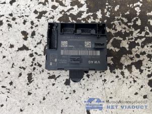 Gebruikte Deur module Audi A8 (D4) 4.2 TDI V8 32V Quattro Prijs € 25,00 Margeregeling aangeboden door Het Viaduct