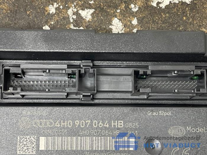 Computer Body Control van een Audi A8 (D4) 4.2 TDI V8 32V Quattro 2016