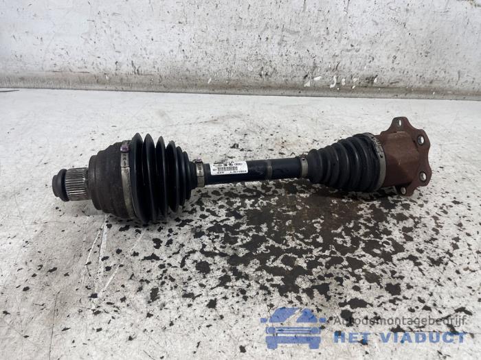 Gebruikte Aandrijfas links-voor Audi A8 (D4) 4.2 TDI V8 32V Quattro Prijs € 160,00 Margeregeling aangeboden door Het Viaduct