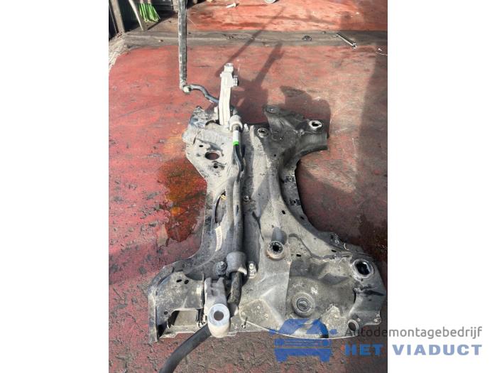 Subframe van een Opel Astra L Sports Tourer (F4/FC/FN/FR) 1.2 Turbo 110 12V 2023