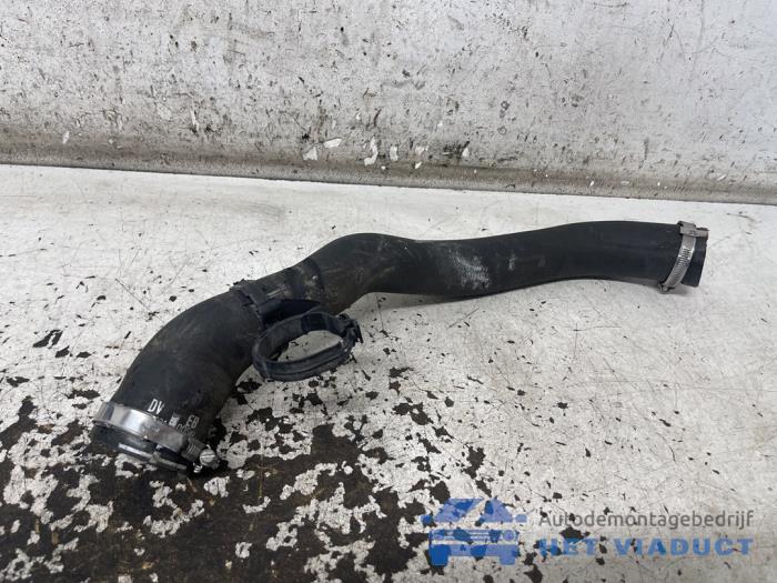 Gebruikte Intercooler Slang Opel Astra L Sports Tourer (F4/FC/FN/FR) 1.2 Turbo 110 12V Prijs € 25,00 Margeregeling aangeboden door Het Viaduct