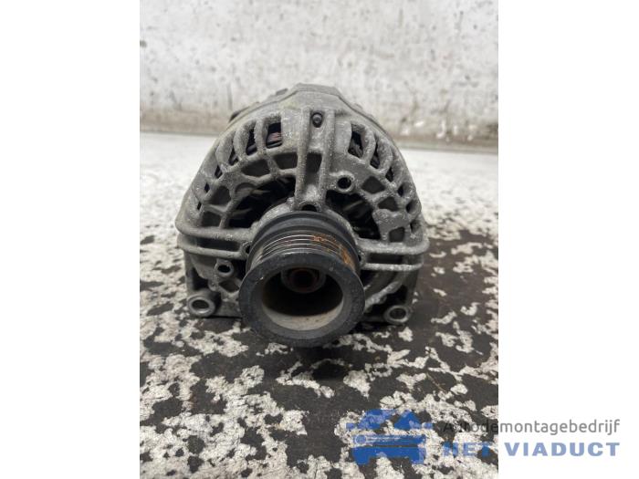 Gebruikte Dynamo Opel Zafira (M75) 1.8 16V Ecotec Prijs € 50,00 Margeregeling aangeboden door Het Viaduct