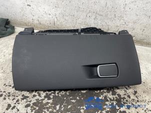 Gebruikte Handschoenenkastje BMW 1 serie (F21) 120d TwinPower Turbo 2.0 16V Prijs € 30,00 Margeregeling aangeboden door Het Viaduct
