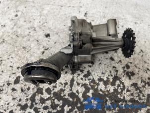 Gebruikte Oliepomp Mercedes A Limousine (177.1) 1.5 A-180d Prijs € 50,00 Margeregeling aangeboden door Het Viaduct