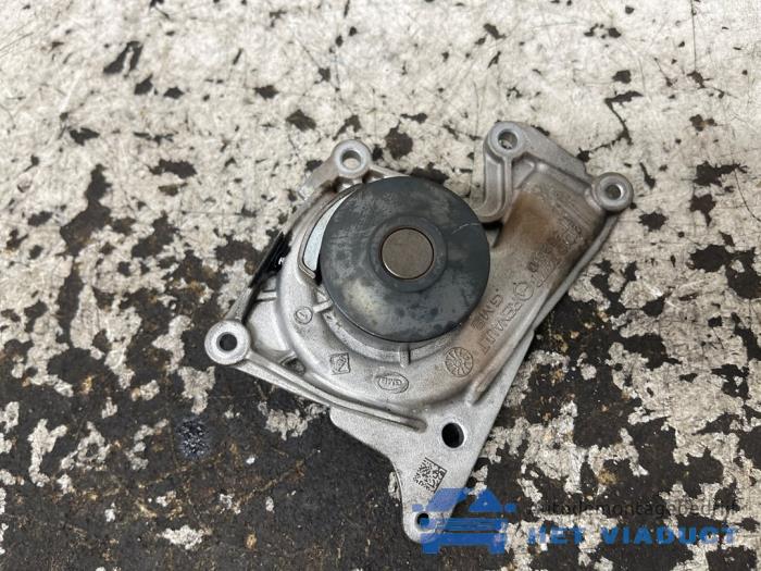 Gebruikte Waterpomp Mercedes A Limousine (177.1) 1.5 A-180d Prijs € 25,00 Margeregeling aangeboden door Het Viaduct