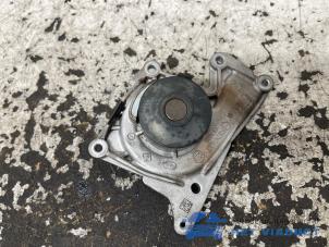 Gebruikte Waterpomp Mercedes A Limousine (177.1) 1.5 A-180d Prijs € 25,00 Margeregeling aangeboden door Het Viaduct