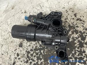 Gebruikte Oliefilterhuis Mercedes A Limousine (177.1) 1.5 A-180d Prijs € 175,00 Margeregeling aangeboden door Het Viaduct