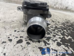 Gebruikte Gasklephuis Mercedes A Limousine (177.1) 1.5 A-180d Prijs € 80,00 Margeregeling aangeboden door Het Viaduct