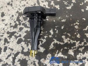 Gebruikte Olie niveau sensor Mercedes A Limousine (177.1) 1.5 A-180d Prijs € 40,00 Margeregeling aangeboden door Het Viaduct
