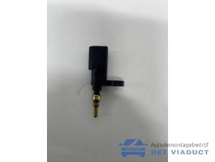 Gebruikte Temperatuursensor Motor Skoda Fabia III Combi (NJ5) 1.0 TSI 12V Prijs € 10,00 Margeregeling aangeboden door Het Viaduct
