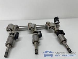 Gebruikte Injector brug Ford C-Max (DXA) 1.0 Ti-VCT EcoBoost 12V 125 Prijs € 40,00 Margeregeling aangeboden door Het Viaduct