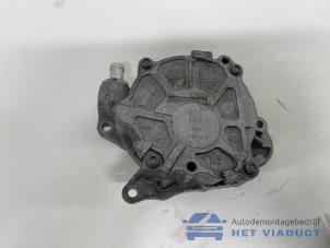 Gebruikte Oliepomp Skoda Rapid Spaceback 1.6 TDI Greenline Prijs € 65,00 Margeregeling aangeboden door Het Viaduct