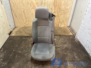 Gebruikte Stoel links BMW 3 serie (E93) 320i 16V Prijs € 200,00 Margeregeling aangeboden door Het Viaduct