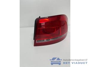 Gebruikte Achterlicht rechts Volkswagen Passat Variant (365) 1.4 TSI 16V Prijs € 40,00 Margeregeling aangeboden door Het Viaduct