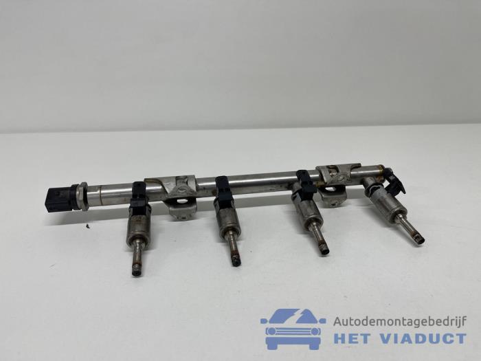 Gebruikte Injector brug Volkswagen Golf VII (AUA) 1.2 TSI 16V Prijs € 100,00 Margeregeling aangeboden door Het Viaduct
