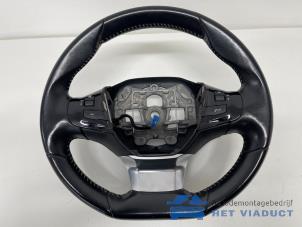Gebruikte Stuurwiel Peugeot 308 SW (L4/L9/LC/LJ/LR) 1.2 12V e-THP PureTech 110 Prijs € 100,00 Margeregeling aangeboden door Het Viaduct