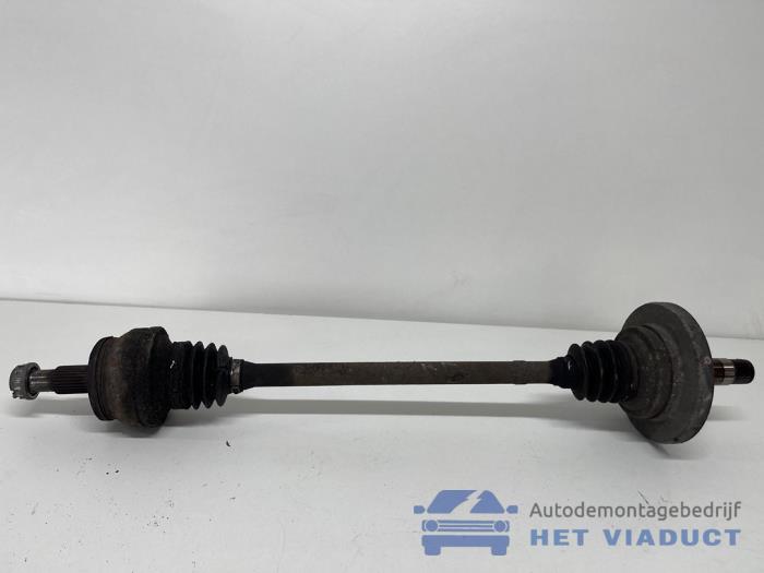 Gebruikte Aandrijfas rechts-achter Mercedes CLS (C219) 350 3.5 V6 18V Prijs € 40,00 Margeregeling aangeboden door Het Viaduct