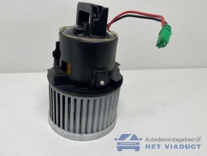 Gebruikte Aanjager Peugeot 308 SW (L4/L9/LC/LJ/LR) 1.2 12V e-THP PureTech 110 Prijs € 70,00 Margeregeling aangeboden door Het Viaduct