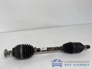 Gebruikte Aandrijfas links-voor BMW 2 serie Active Tourer (F45) 216d 1.5 TwinPower Turbo 12V Prijs € 150,00 Margeregeling aangeboden door Het Viaduct