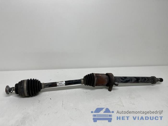 Gebruikte Steekas rechts-voor BMW 2 serie Active Tourer (F45) 216d 1.5 TwinPower Turbo 12V Prijs € 150,00 Margeregeling aangeboden door Het Viaduct