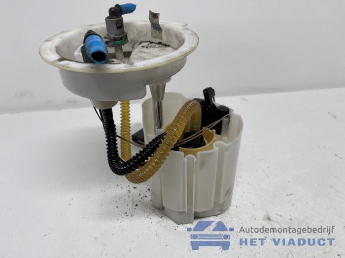 Gebruikte Tank element Pomp BMW 2 serie Active Tourer (F45) 216d 1.5 TwinPower Turbo 12V Prijs € 70,00 Margeregeling aangeboden door Het Viaduct