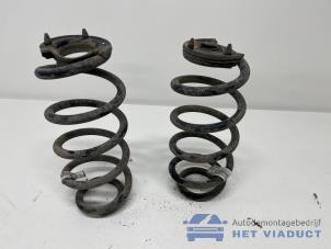 Gebruikte Veerschroef achter BMW 2 serie Active Tourer (F45) 216d 1.5 TwinPower Turbo 12V Prijs € 40,00 Margeregeling aangeboden door Het Viaduct