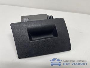 Gebruikte Opbergvak BMW 2 serie Active Tourer (F45) 216d 1.5 TwinPower Turbo 12V Prijs € 20,00 Margeregeling aangeboden door Het Viaduct