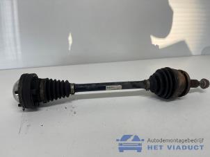 Gebruikte Steekas links-voor Volkswagen Transporter T5 2.0 TDI DRF Prijs € 60,00 Margeregeling aangeboden door Het Viaduct