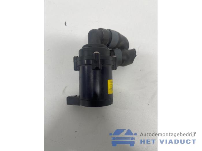 Gebruikte Waterpomp Volkswagen Transporter T5 2.0 TDI DRF Prijs € 20,00 Margeregeling aangeboden door Het Viaduct