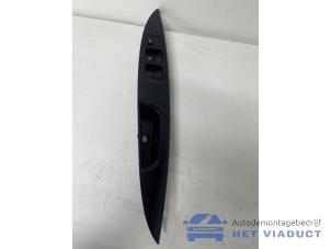 Gebruikte Combischakelaar ramen Mitsubishi Space Star (A0) 1.2 12V Prijs € 50,00 Margeregeling aangeboden door Het Viaduct