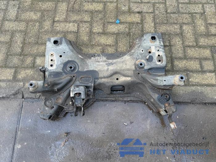 Gebruikte Subframe Peugeot Expert (V1/VA/VB/VE/VF/VT/VY) 2.0 Blue HDi 120 16V Prijs € 150,00 Margeregeling aangeboden door Het Viaduct