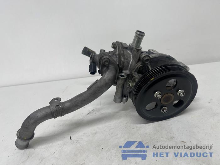 Gebruikte Waterpomp Mazda CX-30 (DM) 2.0 e-SkyActiv-X 181 M Hybrid 16V Prijs € 200,00 Margeregeling aangeboden door Het Viaduct