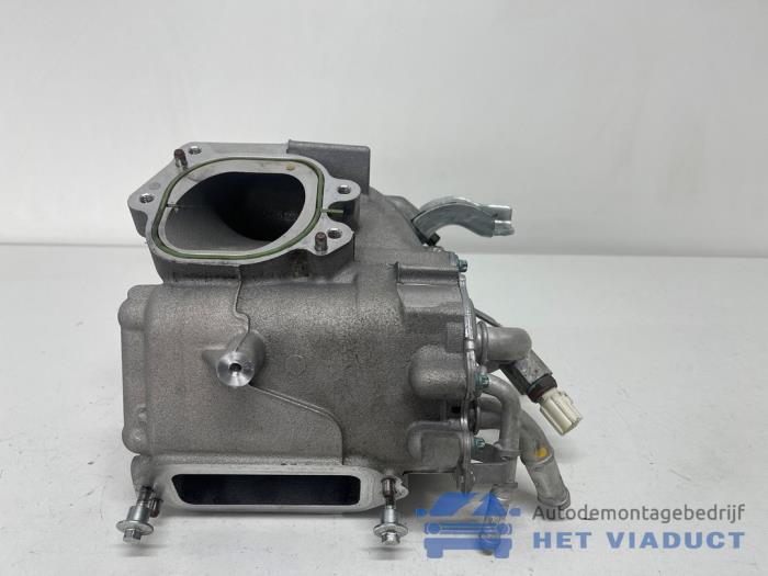 Gebruikte Intercooler Mazda CX-30 (DM) 2.0 e-SkyActiv-X 181 M Hybrid 16V Prijs € 200,00 Margeregeling aangeboden door Het Viaduct