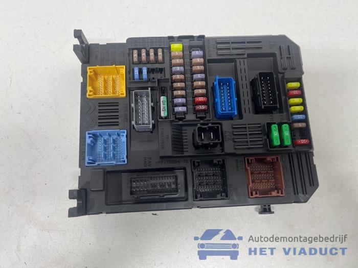 Gebruikte Module Bodycontrol Opel Crossland (X) 1.2 Turbo 12V Prijs € 60,00 Margeregeling aangeboden door Het Viaduct