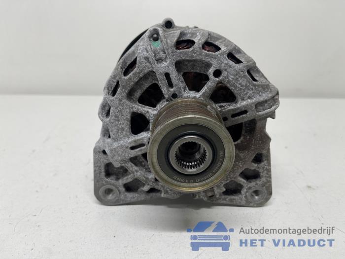 Gebruikte Alternator Renault Megane IV (RFBB) 1.2 Energy TCE 100 Prijs € 50,00 Margeregeling aangeboden door Het Viaduct