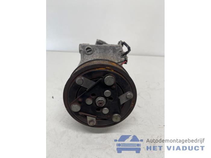 Gebruikte Aircopomp Renault Megane IV (RFBB) 1.2 Energy TCE 100 Prijs € 100,00 Margeregeling aangeboden door Het Viaduct