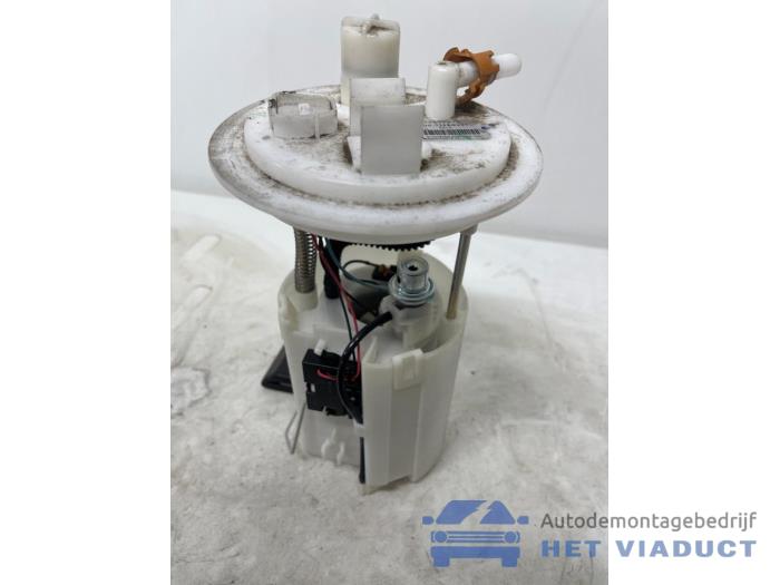 Gebruikte Benzinepomp Mitsubishi Space Star (A0) 1.2 12V Prijs € 50,00 Margeregeling aangeboden door Het Viaduct