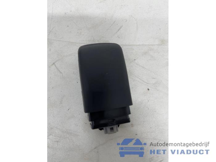 Gebruikte Regensensor Toyota Yaris IV (P21/PA1/PH1) 1.5 12V Hybrid 115 Prijs € 25,00 Margeregeling aangeboden door Het Viaduct