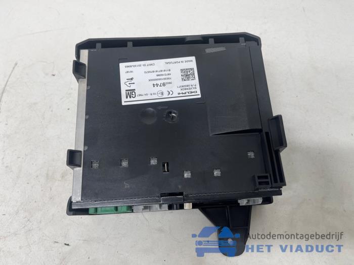 Gebruikte Radio module Opel Astra K Sports Tourer 1.6 CDTI 110 16V Prijs € 50,00 Margeregeling aangeboden door Het Viaduct