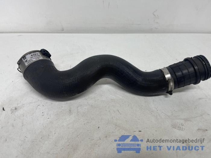 Gebruikte Intercooler Slang Opel Astra K Sports Tourer 1.6 CDTI 110 16V Prijs € 20,00 Margeregeling aangeboden door Het Viaduct