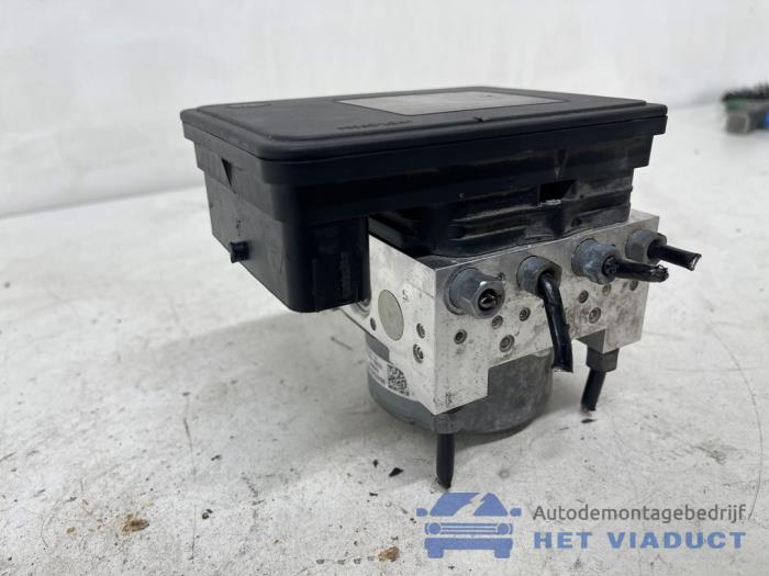 Gebruikte ABS Pomp Peugeot 208 II (UB/UH/UP) 1.2 Vti 12V PureTech 130 Prijs € 150,00 Margeregeling aangeboden door Het Viaduct