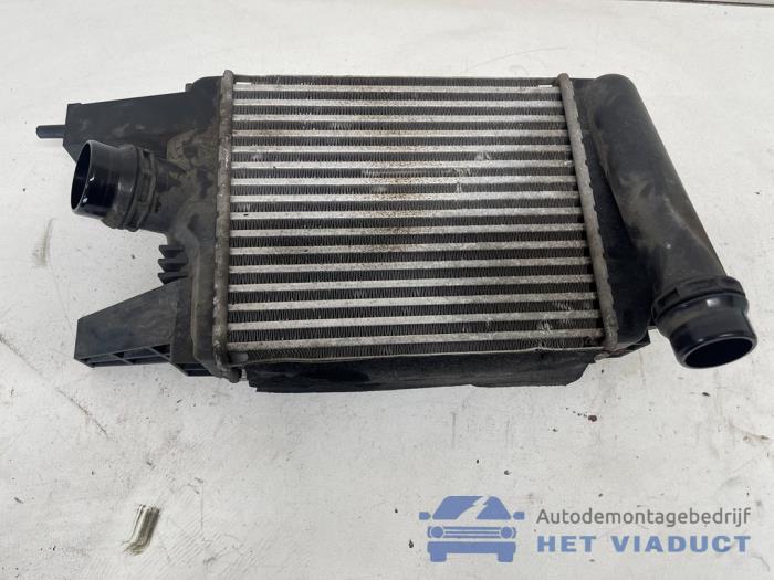 Gebruikte Intercooler Nissan Pulsar (C13) 1.2 DIG-T 16V Prijs € 100,00 Margeregeling aangeboden door Het Viaduct