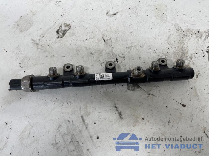 Gebruikte Verstuiver brug Renault Master III (FV) 2.3 dCi 135 16V FWD Prijs € 50,00 Margeregeling aangeboden door Het Viaduct
