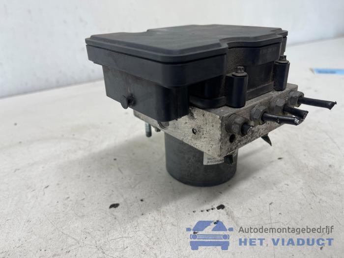 Gebruikte ABS Pomp Citroen Jumpy 2.0 Blue HDI 180 Prijs € 100,00 Margeregeling aangeboden door Het Viaduct