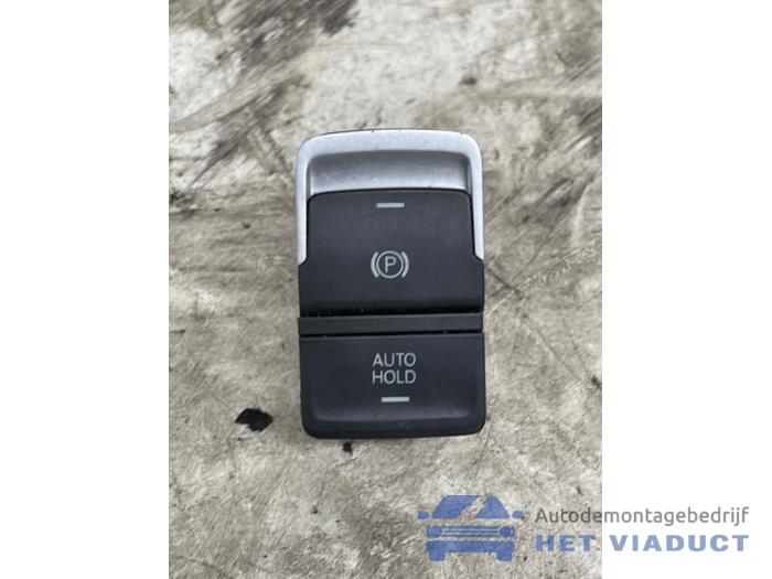 Gebruikte Handrem schakelaar Volkswagen Golf VII (AUA) 1.6 TDI BlueMotion 16V Prijs € 15,00 Margeregeling aangeboden door Het Viaduct