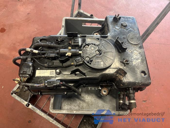 Gebruikte Ureumreservoir Volkswagen Transporter T6 2.0 TDI 150 4Motion Prijs € 140,00 Margeregeling aangeboden door Het Viaduct