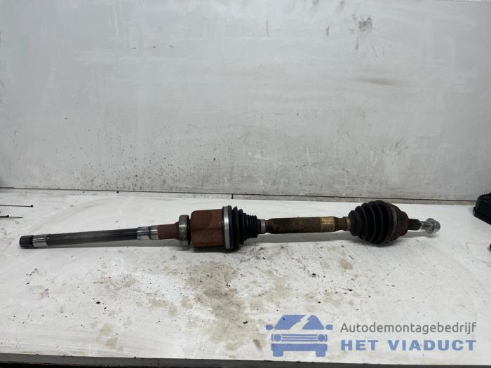 Gebruikte Steekas rechts-voor Ford Kuga II (DM2) 2.0 TDCi 16V 180 4x4 Prijs € 180,00 Margeregeling aangeboden door Het Viaduct