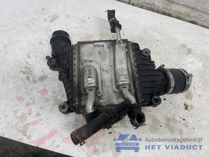 Gebruikte Intercooler Jaguar XE 2.0d 180 16V Prijs € 40,00 Margeregeling aangeboden door Het Viaduct